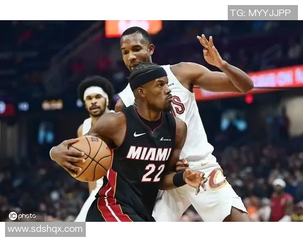 2012年骑士与热火的巅峰对决回顾：传奇时刻与篮球荣耀的交汇